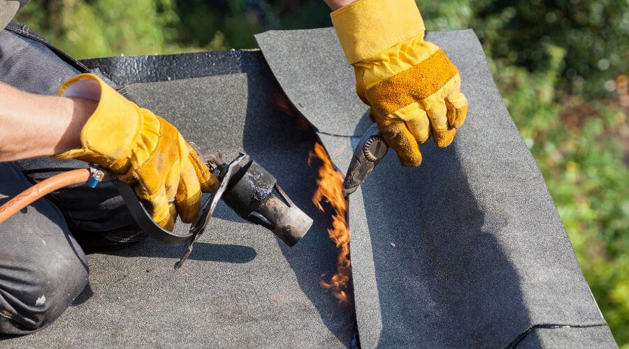 Professional gutter cleaning in Julian, NE
